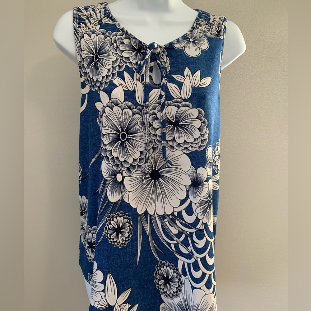 SJS  Tank Top with Keyhole Tie Front